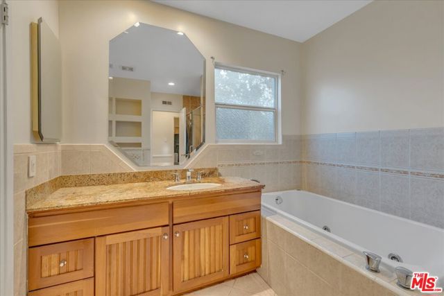 12430 Cumpston Street photo 28