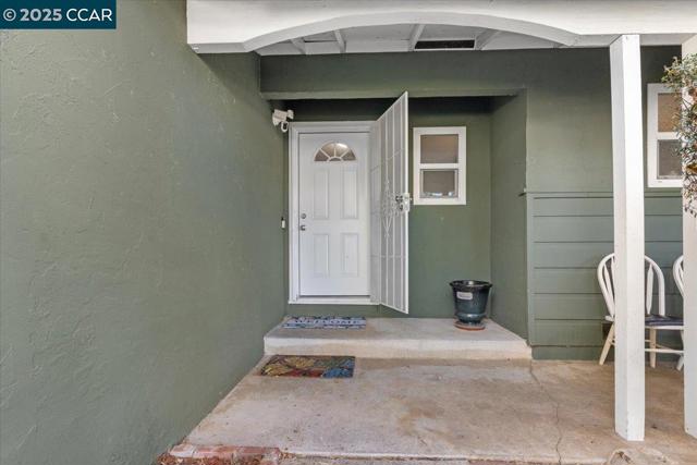 2644 E Olivera Rd, Concord CA: https://media.crmls.org/mediaz/c757cb8a-ceb4-4fc5-bfa8-0d294d93e204.jpg