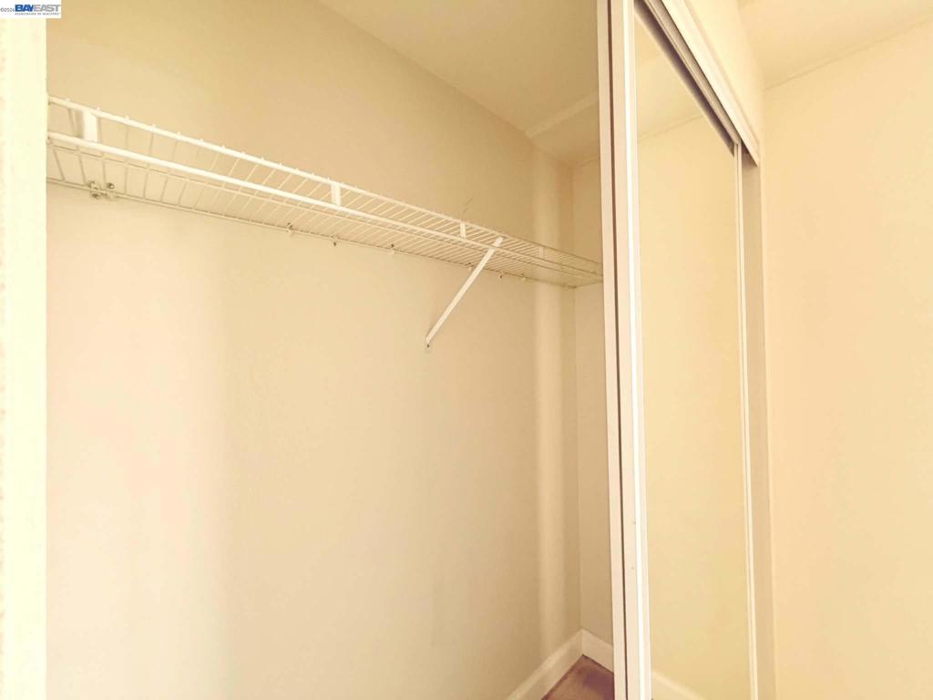 https://media.crmls.org/mediaz/c758acb5-4c3c-4f4f-8383-0ce59d5ca350.jpg?preset=X-Large