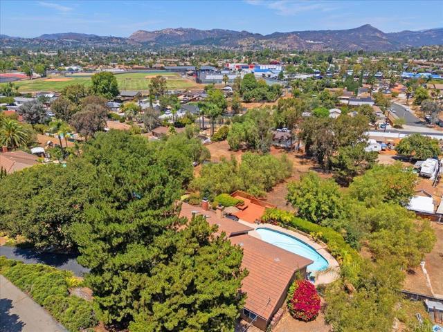 Detail Gallery Image 20 of 29 For 2073 Mountain View Dr, Escondido,  CA 92027 - 4 Beds | 2 Baths