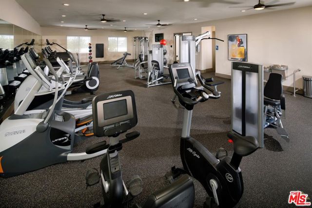 3719 Pathway Court, Bakersfield CA: https://media.crmls.org/mediaz/c7597abe-6597-4635-b1c1-c282ee7f2293.jpg