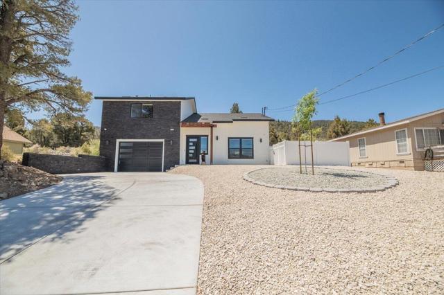 47145 Skyview Drive, Big Bear CA: https://media.crmls.org/mediaz/c7597fdd-1678-4d3e-a24d-a688ba35245c.jpg