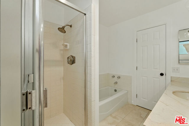 1640 S Bentley Avenue, Los Angeles CA: https://media.crmls.org/mediaz/c75acfdb-5d4d-414b-a616-f49a9ff07a71.jpg