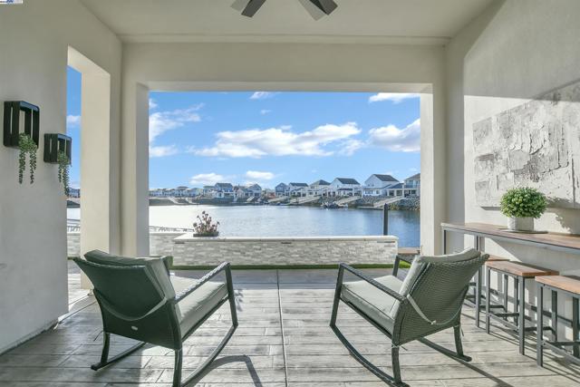 30 Grey Whale Pl, Bethel Island CA: https://media.crmls.org/mediaz/c75aead2-7ece-4882-901a-218593174c6f.jpg