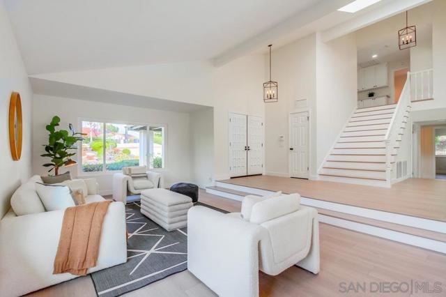 3302 Vista Rocosa, Escondido CA: https://media.crmls.org/mediaz/c75af08d-5ea7-47ee-b398-6fe9d08176de.jpg