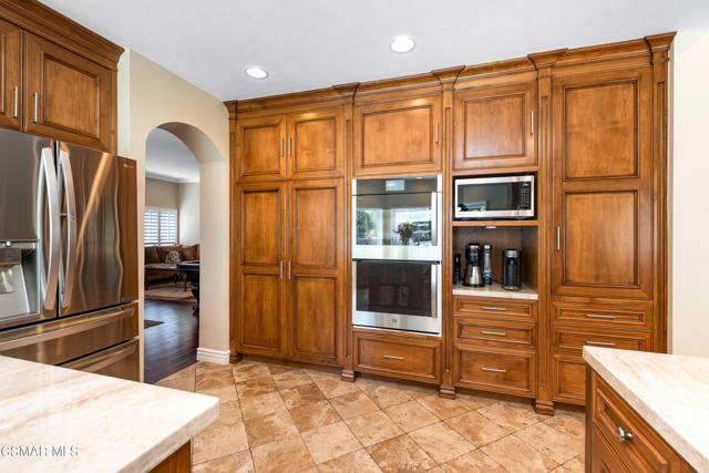 5924 Rainbow Hill Road, Agoura Hills CA: https://media.crmls.org/mediaz/c75b0296-3293-43ab-9506-51cdd0d12fe9.jpg