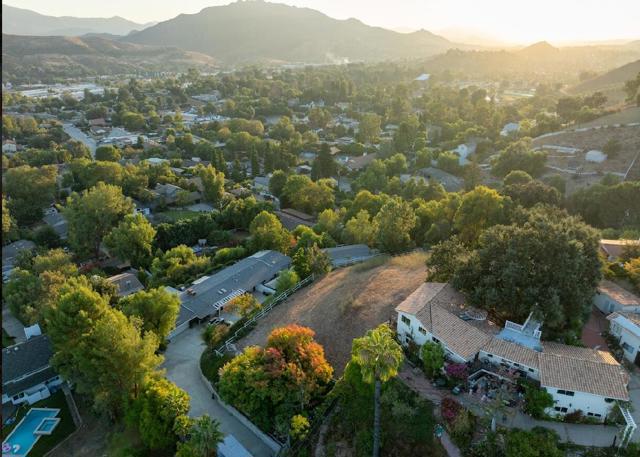 53 Foothill Drive, Agoura Hills CA: https://media.crmls.org/mediaz/c75b0ad6-9c68-4141-87ec-3ade8a23905b.jpg