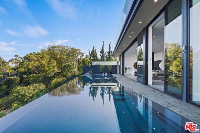 Drew Fenton | 2304 Donella Circle Los Angeles CA | MLS: 7392445