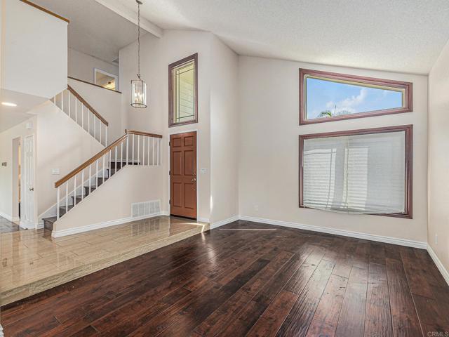 Detail Gallery Image 4 of 31 For 9462 Pipilo St, San Diego,  CA 92129 - 4 Beds | 2/1 Baths