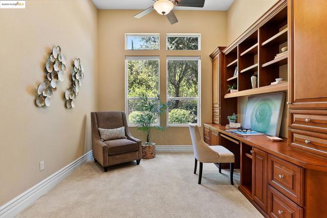 1101 Lafite Ct, Brentwood CA: https://media.crmls.org/mediaz/c75d32ac-e61d-479e-87ac-c0af6d2648dc.jpg