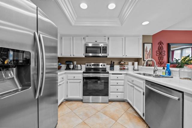 Detail Gallery Image 10 of 25 For 868 Venice Glen, Escondido,  CA 92026 - 2 Beds | 2 Baths