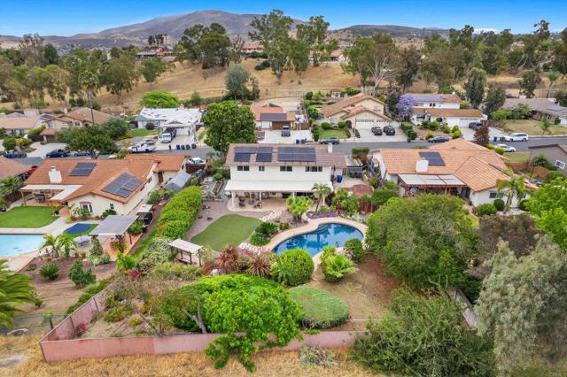 3812 Wild Oats Ln, Bonita CA: https://media.crmls.org/mediaz/c75d720f-8723-470c-bc2d-cf6945cc2feb.jpg