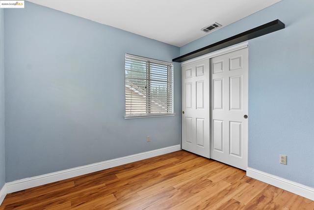 20 Goldmeadow Ct, Brentwood CA: https://media.crmls.org/mediaz/c75ddf14-d57a-4575-ba37-cc0540d1c7a9.jpg