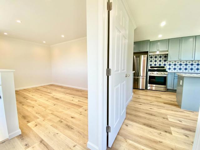 1076 Grand Avenue, South San Francisco CA: https://media.crmls.org/mediaz/c75e30e4-2b25-4812-8342-c8953181c5a7.jpg