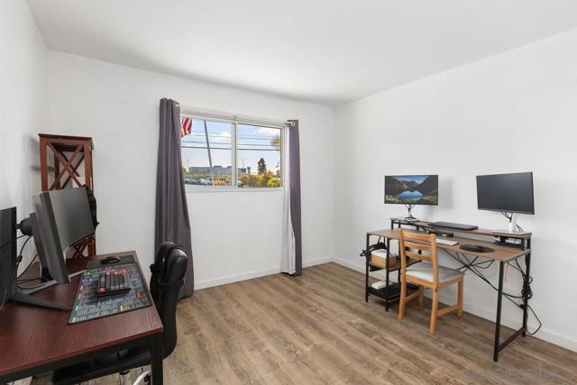 4870 Doliva Dr, San Diego CA: https://media.crmls.org/mediaz/c75e91ef-a271-4eaf-8d78-3f83dd0abe8c.jpg