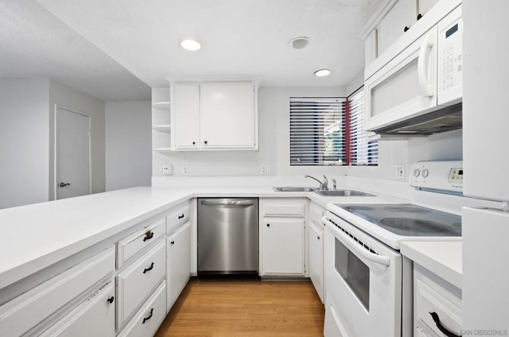 1257 Grand Avenue - photo 14