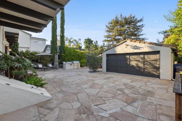 20 Mariposa Avenue, Los Gatos CA: https://media.crmls.org/mediaz/c75efa19-ca73-42c7-9819-906d4e99312f.jpg