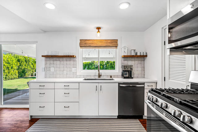 2034 Marni Court, Palm Springs CA: https://media.crmls.org/mediaz/c75f4db3-5f81-419a-adc9-48cf63af0ef7.jpg