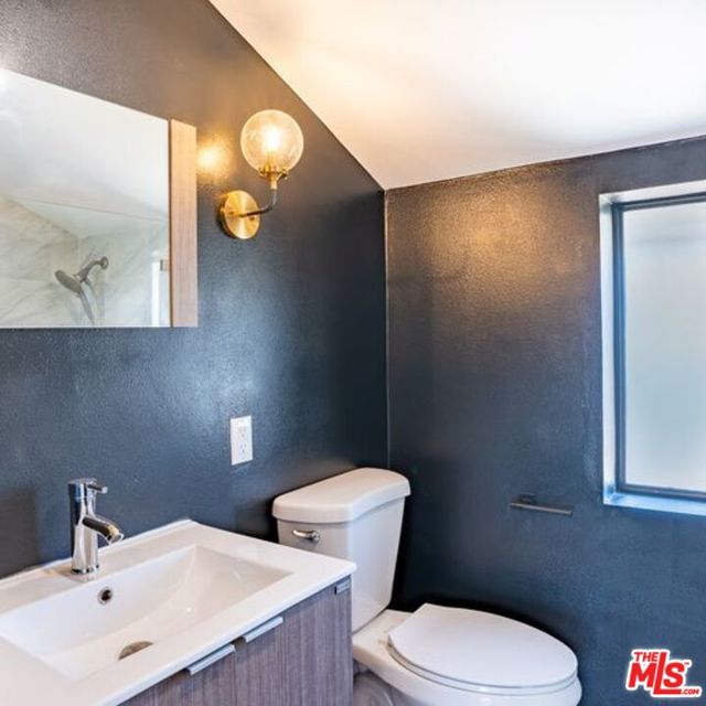2015 Curtis Avenue, Redondo Beach, California 90278, ,Residential Income,Sold,Curtis,23274995