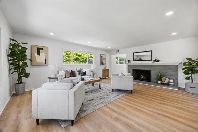 35 Mountain View Place, San Mateo CA: https://media.crmls.org/mediaz/c76083dc-df15-4341-88dc-bef50a76ea30.jpg