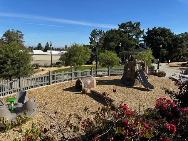 1541 Maple Street, San Mateo CA: https://media.crmls.org/mediaz/c760f9f1-5cc2-4fee-ba2b-8b453e4cbe51.jpg