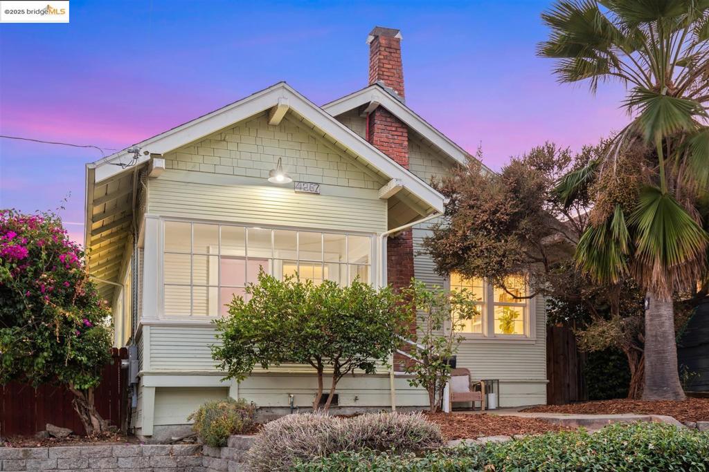 4207 Aqua Vista St