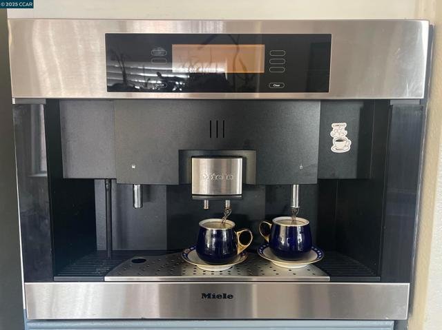 1011 Amanda Cir, Brentwood CA: https://media.crmls.org/mediaz/c762c2a9-fb8c-44a0-9efe-615965373412.jpg