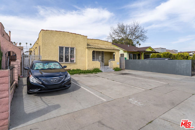 1723 W 52nd Street, Los Angeles CA: https://media.crmls.org/mediaz/c762c53a-c1b5-49dd-ab40-f714df418fdb.jpg