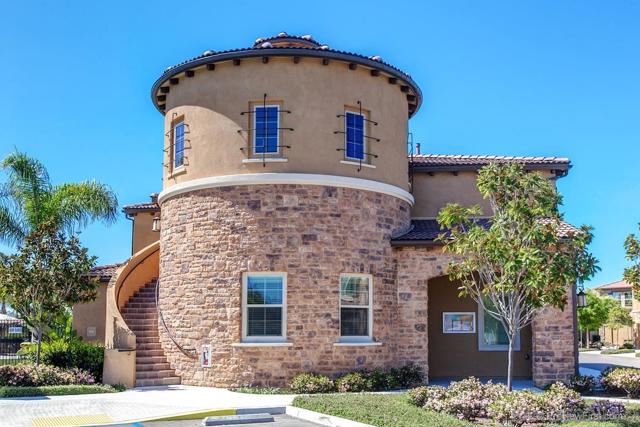 10637 Golden Willow Tr, San Diego CA: https://media.crmls.org/mediaz/c7635b8e-1585-43c6-a1e1-4e88229c4d8b.jpg
