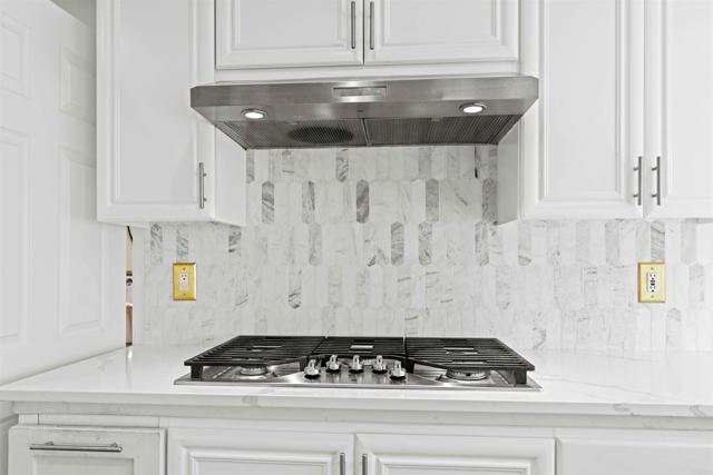 Image 22 of 53 For 3702 Southridge Way