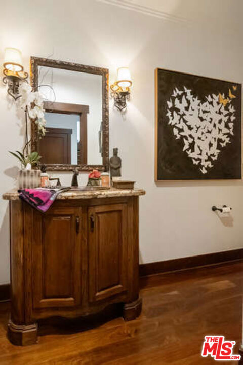 14318 Valley Vista Boulevard, Sherman Oaks CA: https://media.crmls.org/mediaz/c7644426-250f-4869-9540-e357ed3830c4.jpg
