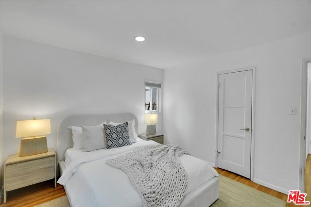 828 Hill Street, Santa Monica CA: https://media.crmls.org/mediaz/c7649099-c201-40cb-bdd2-a3d2169d860c.jpg