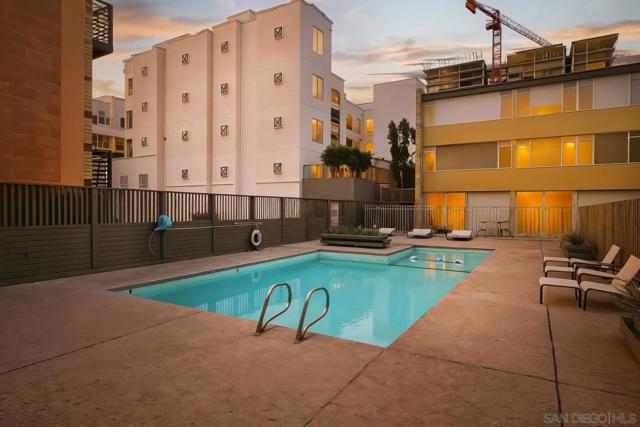 3200 6Th Ave, San Diego CA: https://media.crmls.org/mediaz/c7650f23-41fd-4690-9659-b1223a7de364.jpg