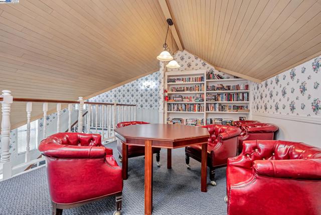 29270 Sandburg Way, Hayward CA: https://media.crmls.org/mediaz/c7651411-5684-474a-b303-dd4870ece3b9.jpg