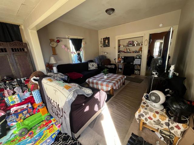 210 7th Lane, South San Francisco CA: https://media.crmls.org/mediaz/c7653038-1fff-41ac-bbb7-1b959f1f856b.jpg