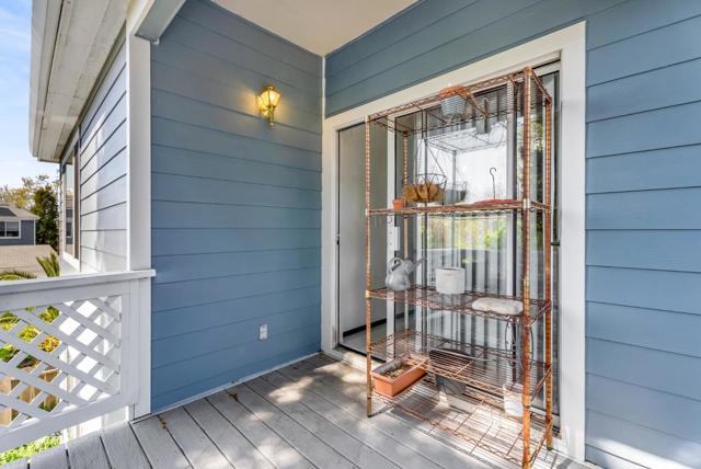 819 15th Street, Oakland CA: https://media.crmls.org/mediaz/c7657e3e-8b18-47e0-abe0-c7aacf791a9d.jpg