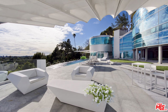 1169 Loma Linda Drive, Beverly Hills CA: https://media.crmls.org/mediaz/c7662078-0442-4e0d-8d8c-22b846b69888.jpg