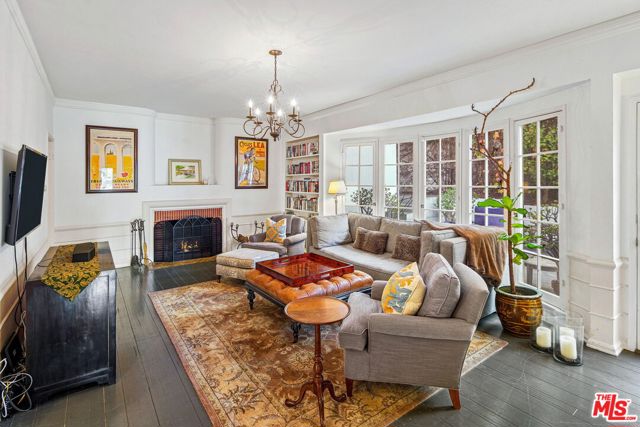 10614 Le Conte Avenue, Los Angeles CA: https://media.crmls.org/mediaz/c76652fe-acd5-4ab8-9f97-0f13c02c6c1a.jpg