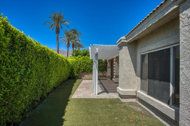 48211 Vista De Nopal, La Quinta CA: https://media.crmls.org/mediaz/c7673367-c9ab-4640-9d48-910822632c84.jpg