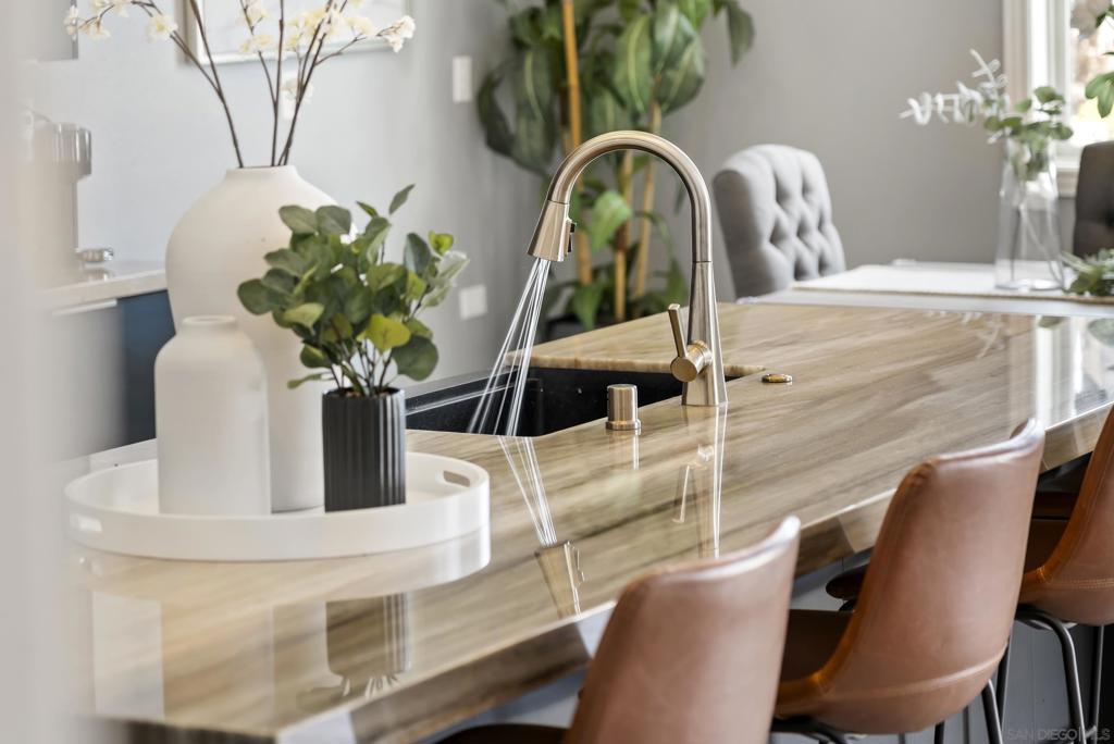 MLS #250032415SD img 15