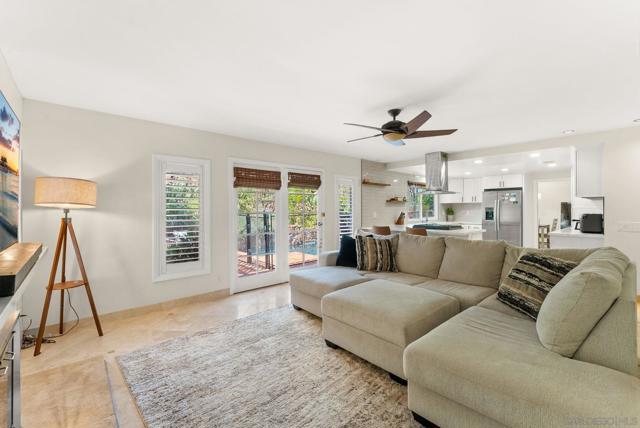 925 Moody Dr, Escondido CA: https://media.crmls.org/mediaz/c7674c8d-8a77-4a12-8810-0d0fdddb0c6a.jpg