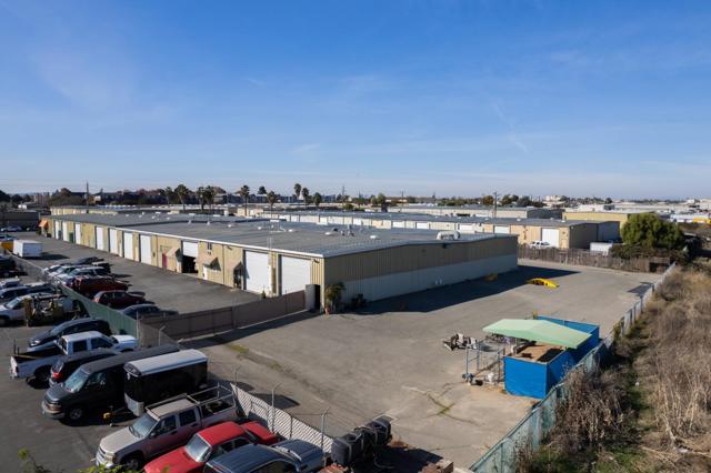 557 Brunken Avenue, Salinas CA: https://media.crmls.org/mediaz/c76828aa-8199-4d80-a51e-3dcd55ac8a6c.jpg