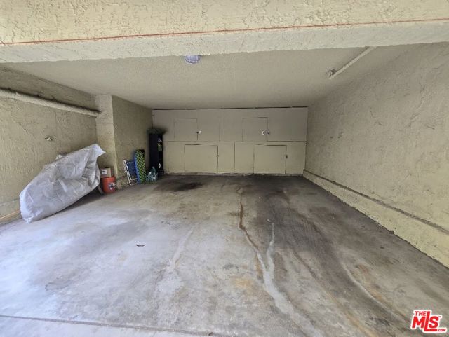 428 Hill Street, Santa Monica CA: https://media.crmls.org/mediaz/c7686141-e40a-477b-a7bc-798348a0e752.jpg