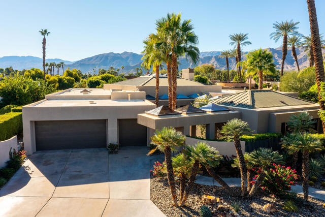 108 Waterford Circle, Rancho Mirage CA: https://media.crmls.org/mediaz/c7689b51-67d8-4f78-abac-35f888069e75.jpg