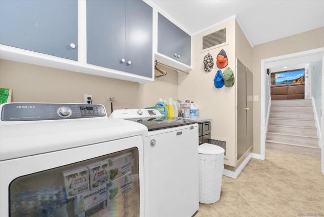 1521 Del Norte Dr, Corona CA: https://media.crmls.org/mediaz/c768e314-b07f-4da0-85e5-039de89ad742.jpg