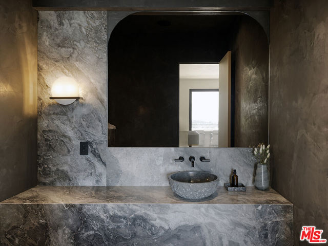 16401 Mulholland Drive, Los Angeles CA: https://media.crmls.org/mediaz/c7696591-f21e-475d-8e3f-f136f3a4a11c.jpg