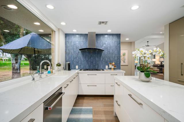 75629 Valle Vista, Indian Wells CA: https://media.crmls.org/mediaz/c769af94-c940-4330-943d-90b554905196.jpg