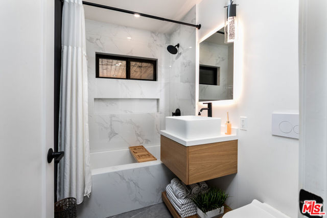 2342 S Garth Avenue, Los Angeles CA: https://media.crmls.org/mediaz/c769dca4-b263-4fec-9b7a-efe0f6c8c2d7.jpg
