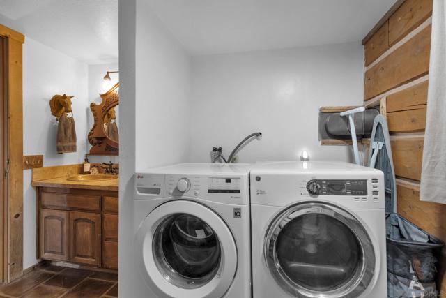 3131 Pera Alta Dr, Julian CA: https://media.crmls.org/mediaz/c76a84fd-50d3-4957-b864-870234c3bcc6.jpg