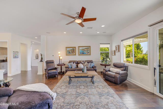 12430 Nelson Road, Moorpark CA: https://media.crmls.org/mediaz/c76acd69-e060-4a23-9255-9d97bc5ae171.jpg